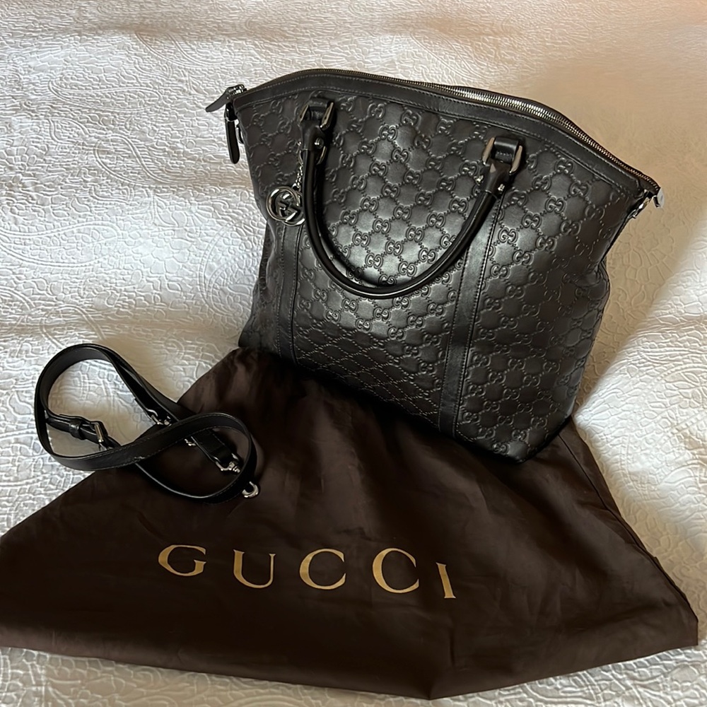 Authentic Gucci Dark Brown Guccissima Leather Purse.